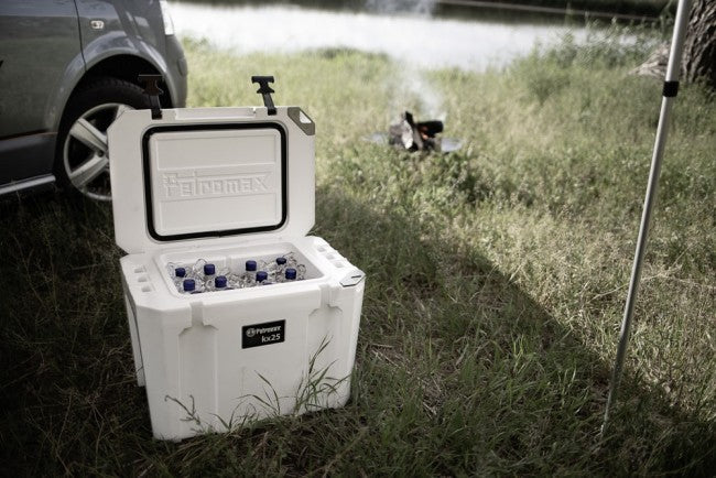 Petromax Kühlbox 25 Liter (Oliv, Weiß)