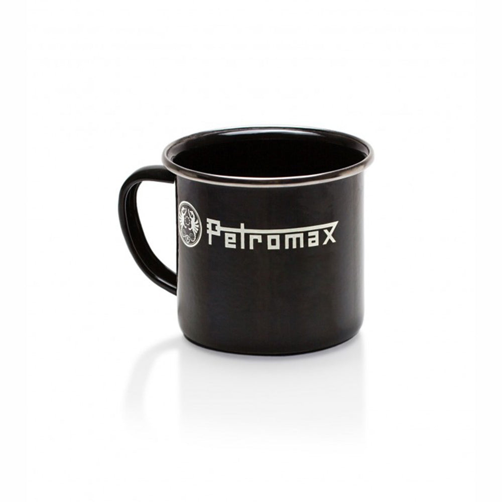 Der Petromax Emaille-Becher ist der perfekte Becher für Kaffee- und Teeliebhaber, die gerne Zeit im Freien verbringen.
